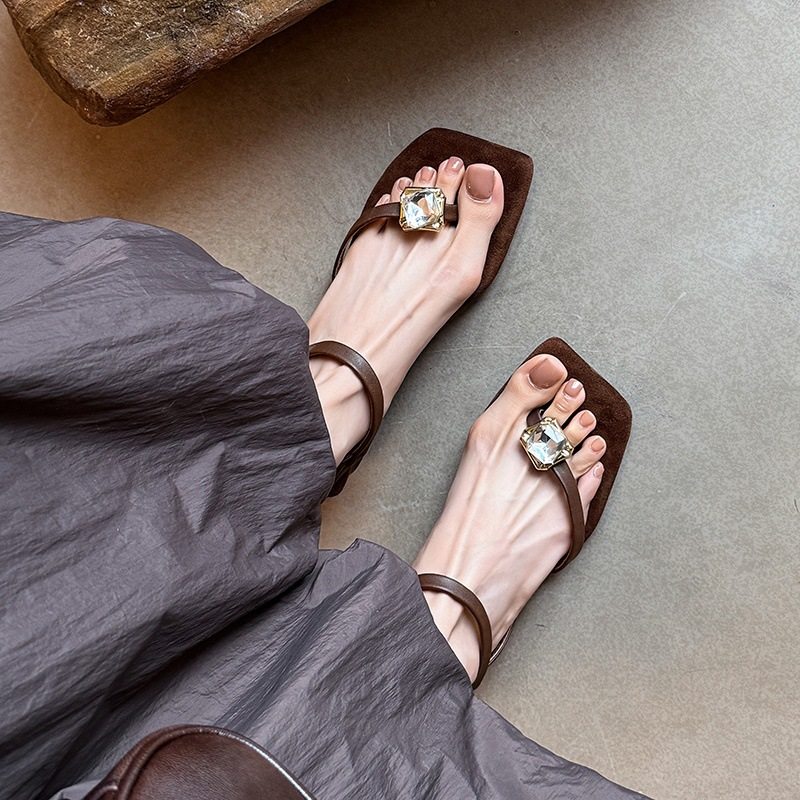 平底凉鞋女水钻夹趾一字带夏季女鞋仙女风温柔鞋小香风低跟气质鞋,运动/瑜伽/健身/球迷用品,广场舞鞋,淘宝优惠券,粉丝福利购,淘宝优惠卷