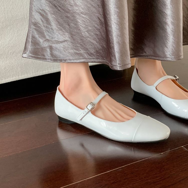 法式优雅银色玛丽珍鞋女粗跟2024春夏新款小皮鞋圆头一字带高跟鞋