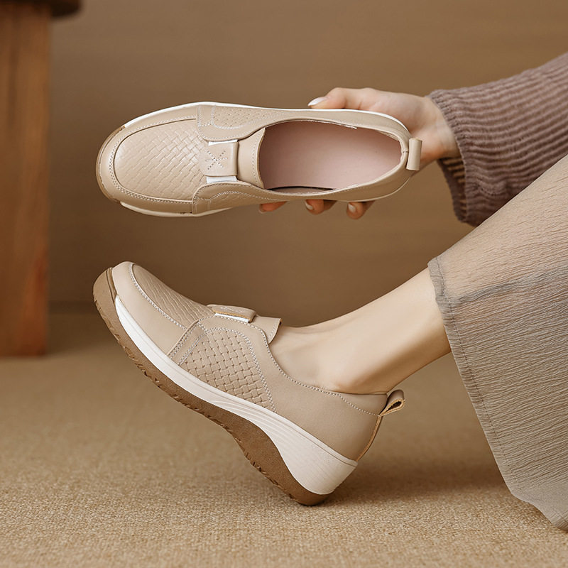 成都手工女鞋~5.5cm新款圆头深口坡跟单鞋女春秋季新款厚底休闲鞋,运动/瑜伽/健身/球迷用品,广场舞鞋,淘宝优惠券,粉丝福利购,淘宝优惠卷