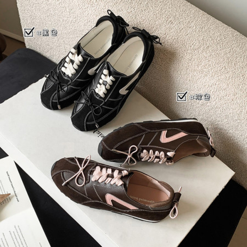 休闲鞋女士运动潮流平底2025秋新款巨好看软底不累脚透气单鞋系带