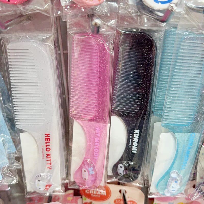 日本三丽鸥sanrio美乐蒂玉桂狗旅行便携随身折叠梳子卡通kitty梳