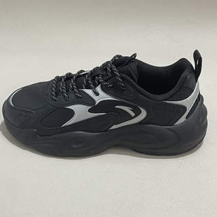 安踏行风休闲运动鞋男款皮面厚底缓震防滑耐磨舒适跑鞋 912438805