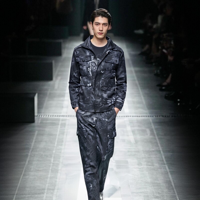 蟒纹迷彩套装耐磨防刮劳保工作服图片