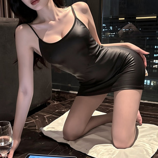 Saudade纯欲风睡裙女大码 性感禁欲系吊带连衣裙漆皮紧身包臀裙