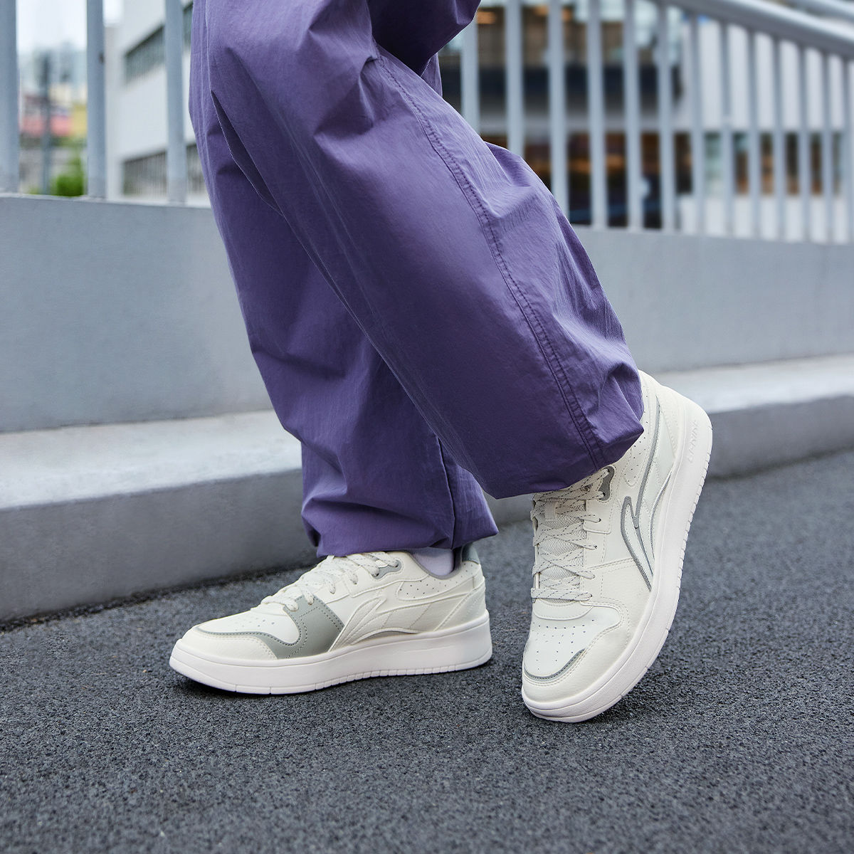 李宁正品新款元宝男子简约拼接百搭耐磨经典休闲鞋AGCU515