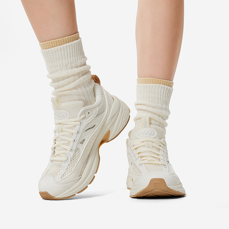 李宁羿星 LITE 女子经典百搭透气舒适耐磨运动休闲鞋AGCU052-B品