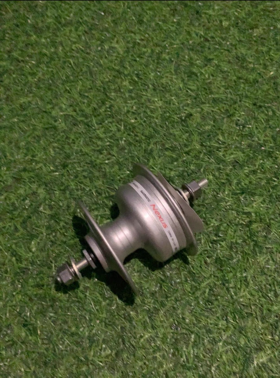 禧玛诺发电花鼓28孔 M8轴心 开档94