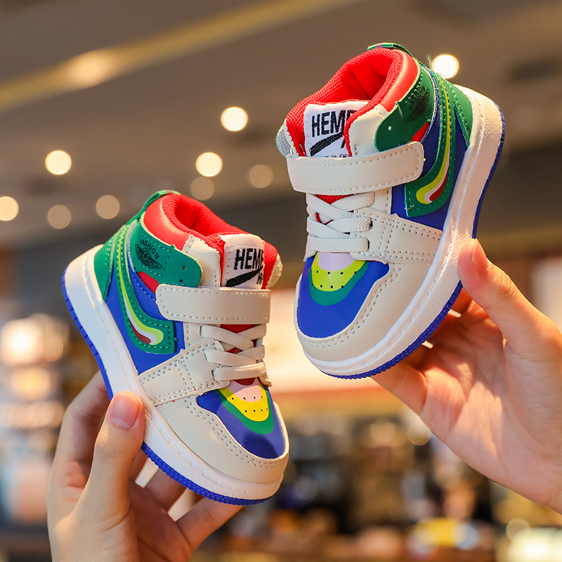 嘤嘤熊仔防滑运动板鞋男女童