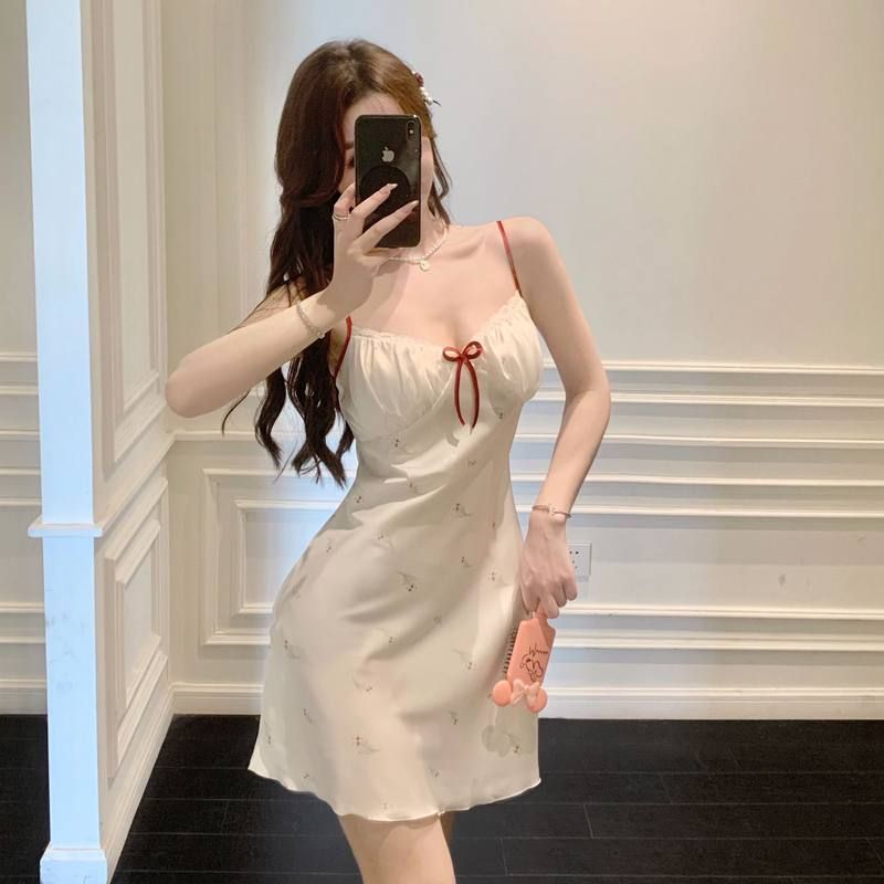 性感睡衣女冰丝带胸垫印花纯欲丝绸2024新款吊带睡裙家居服可跨境