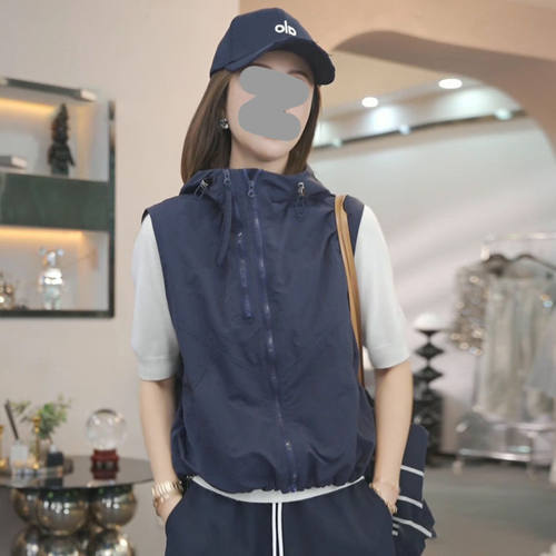 欧货洋气休闲连帽马甲女秋季宽松纯色百搭坎肩外套洋气时髦上衣女