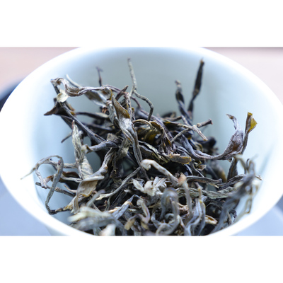 2025年 易武精微小产区 蟒蛇箐 古树头春 普洱生茶  50克