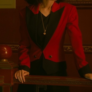 原版人之初曲梦同款西装外套春秋v领拼接短款西服上衣女衣服潮