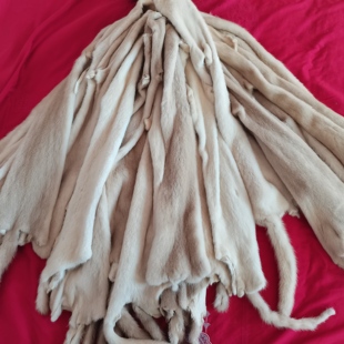 珍珠色整张微残次水貂皮原料手工皮料修补服装内胆围脖护膝皮貂毛