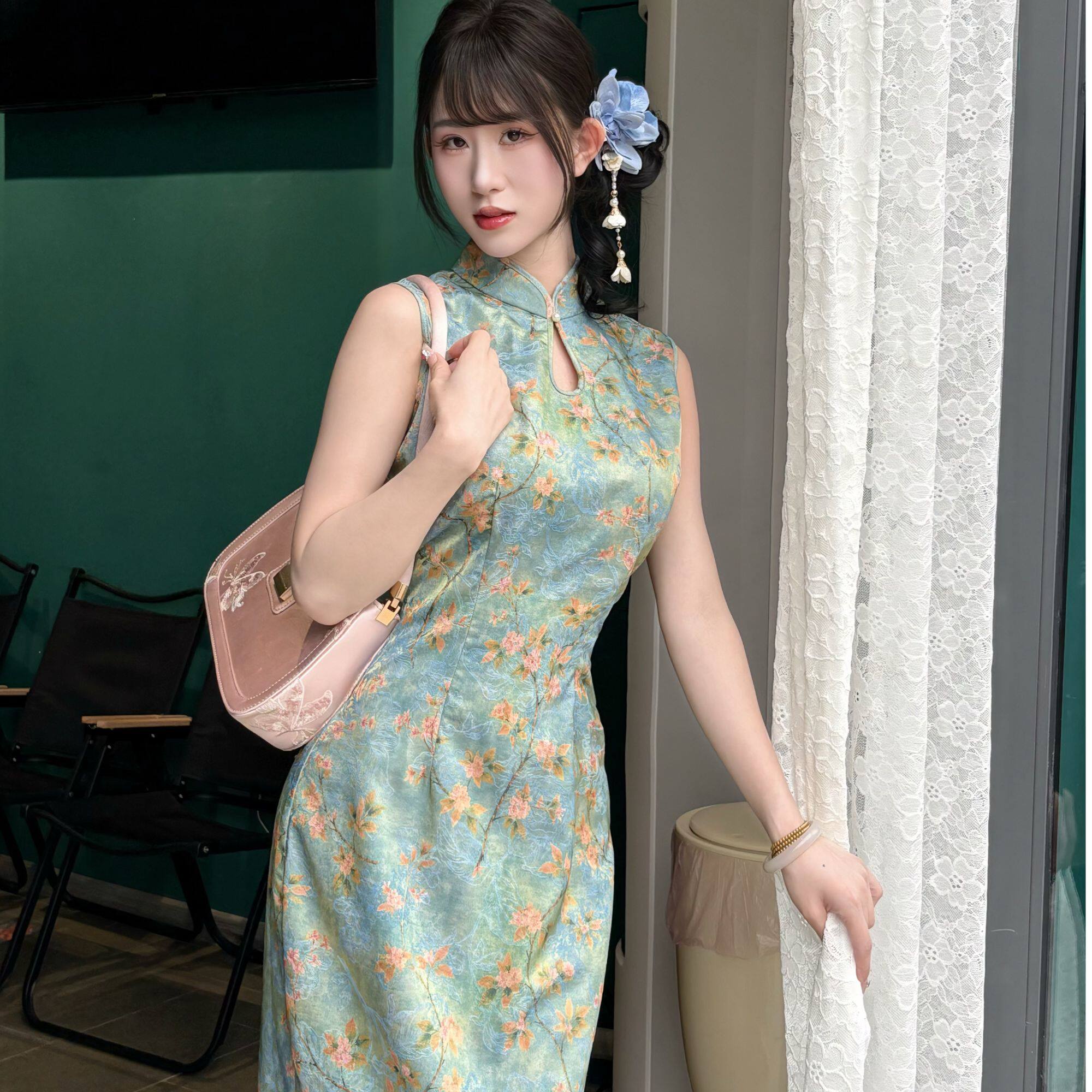 LHMknk1画报夫人原创自制温柔浮光锦提花旗袍 青釉杏花无袖