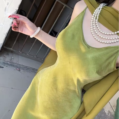 LHMknk1画报夫人原创高级人丝天丝斜裁u型领鱼尾连衣裙 柔绿吊带