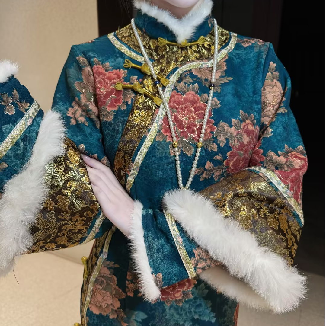 LHMknk1画报夫人原创气质针织烫金提花改良旗袍 清宫蓝金釉倒大袖