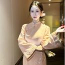 画报夫人原创自制秋冬厚款 等春粉 温柔粉色旗袍高级刺绣