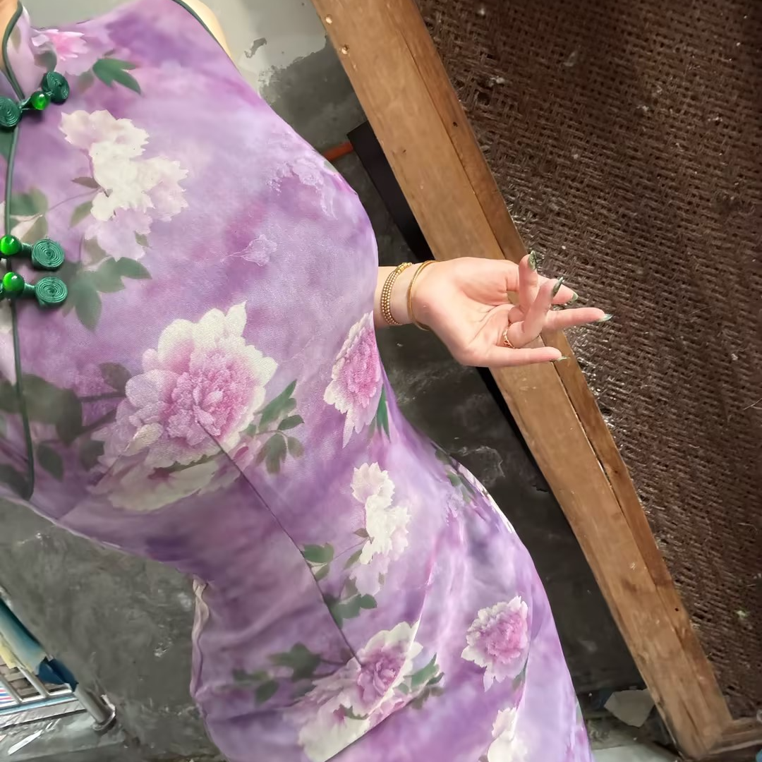 LHMknk1画报夫人原创新中式国风网纱弹力旗袍港工无袖紫花牡丹