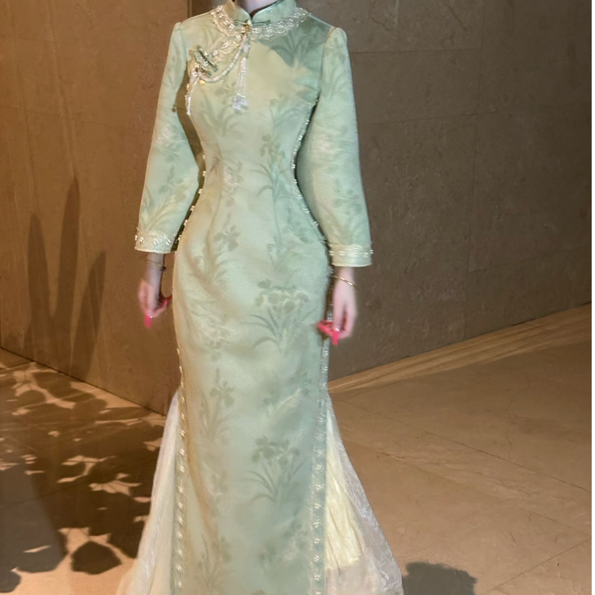 画报夫人原创自制秋冬麂皮珠链蕾丝新式旗袍  豆绿太太