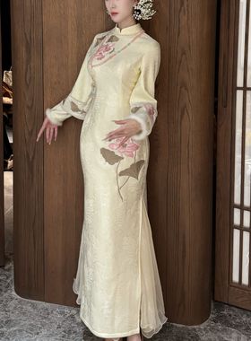 画报夫人原创自制厚款秋冬精美荷花刺绣旗袍  白纱荷仙姑