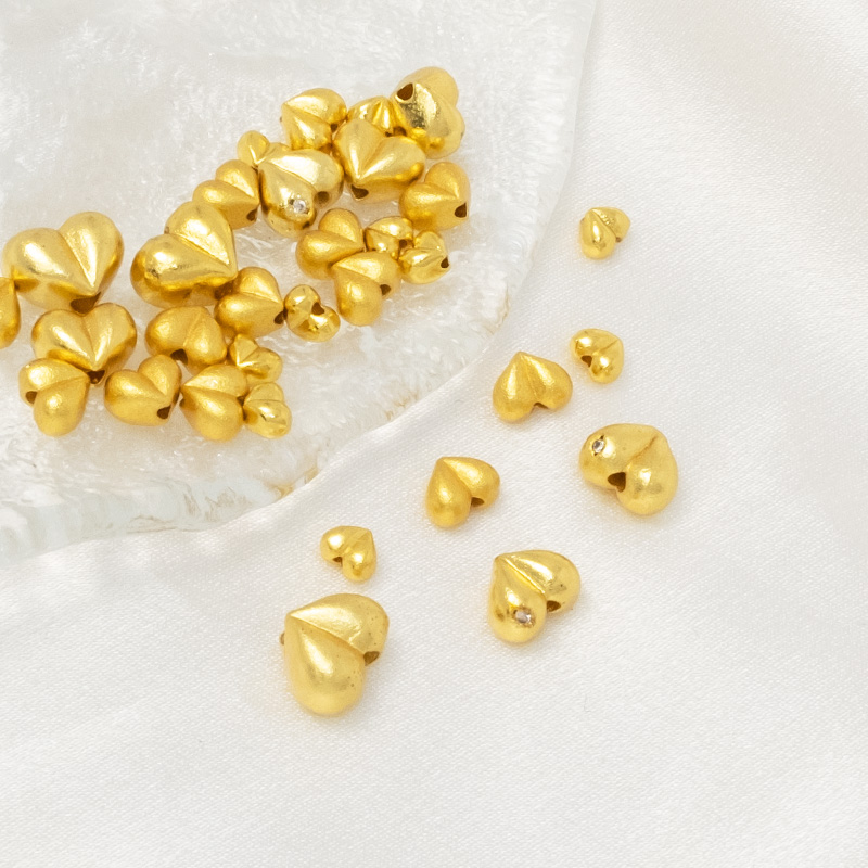 强保色24K包金爱心屁桃隔珠