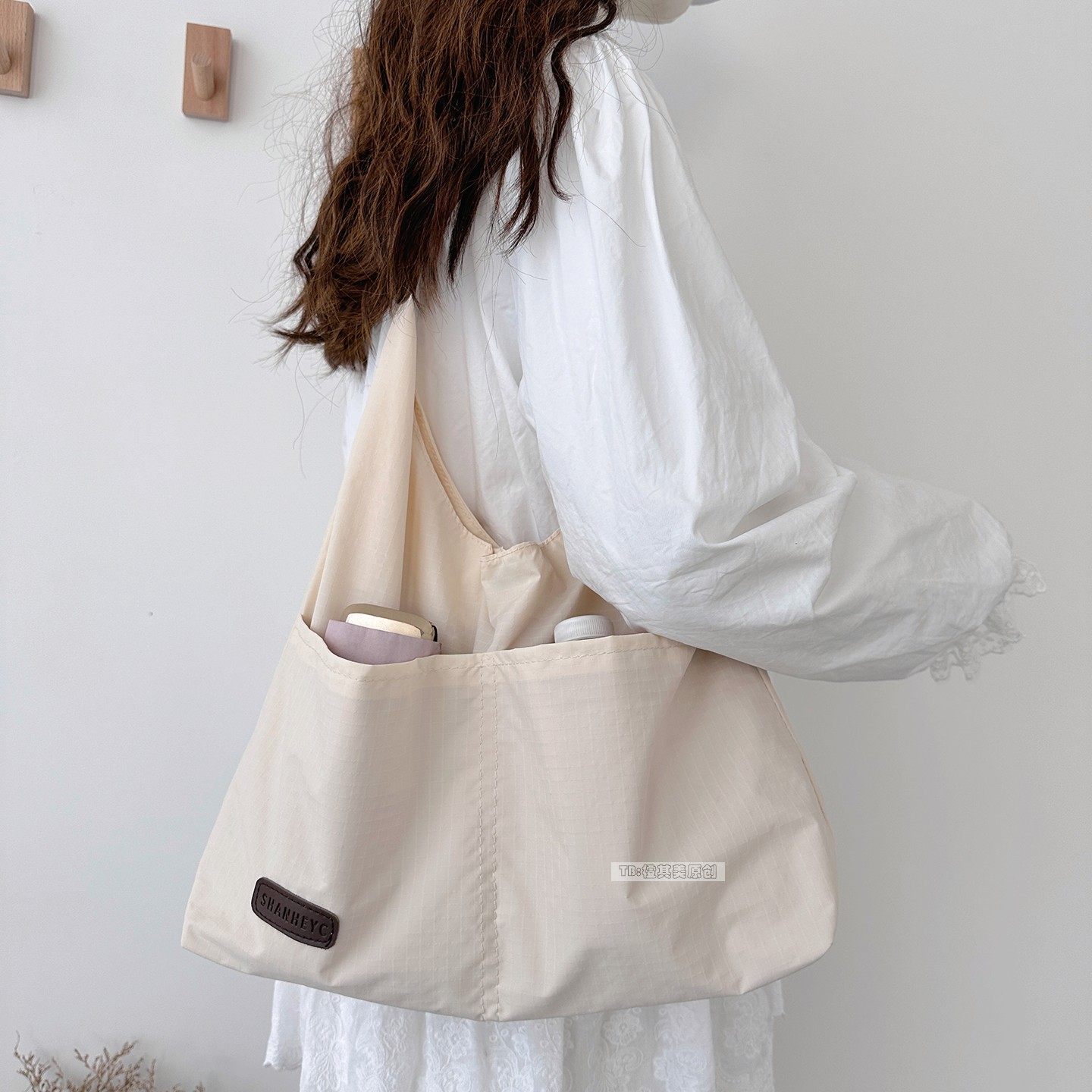 轻便大容量单肩包包女尼龙慵懒风通勤托特包简约百搭学生上课布袋,箱包皮具/热销女包/男包,托特包,淘宝优惠券,粉丝福利购,淘宝优惠卷