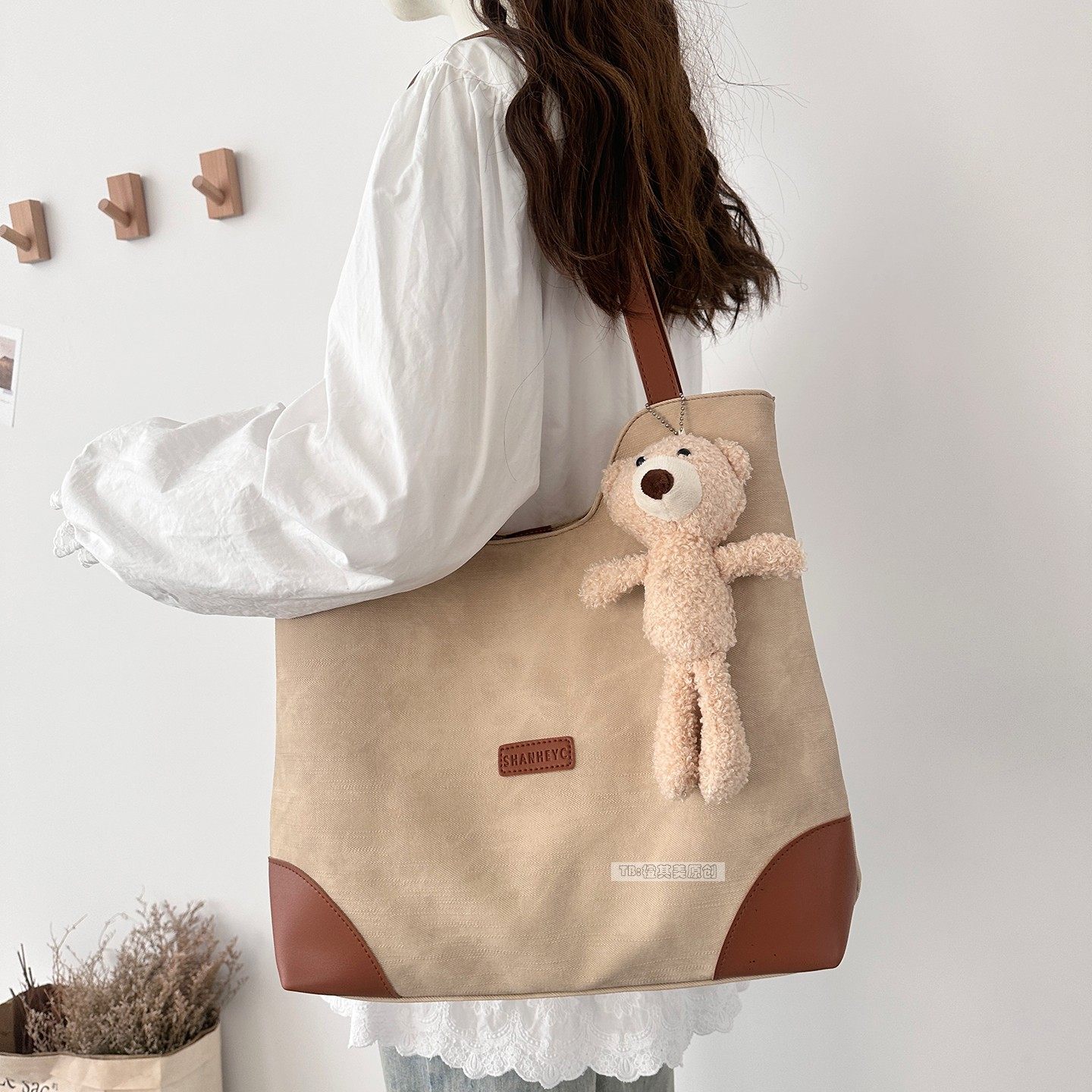 秋冬牛仔软皮单肩托特包大容量质感通勤书包时尚复古大学生背包,箱包皮具/热销女包/男包,托特包,淘宝优惠券,粉丝福利购,淘宝优惠卷