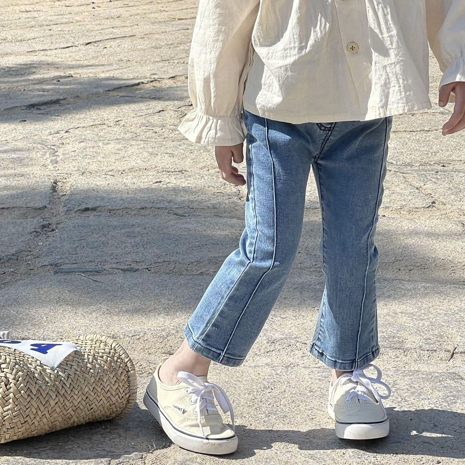 女童韩版弹力牛仔微喇裤2025春秋宝宝喇叭裤洋气时髦超软喇叭裤