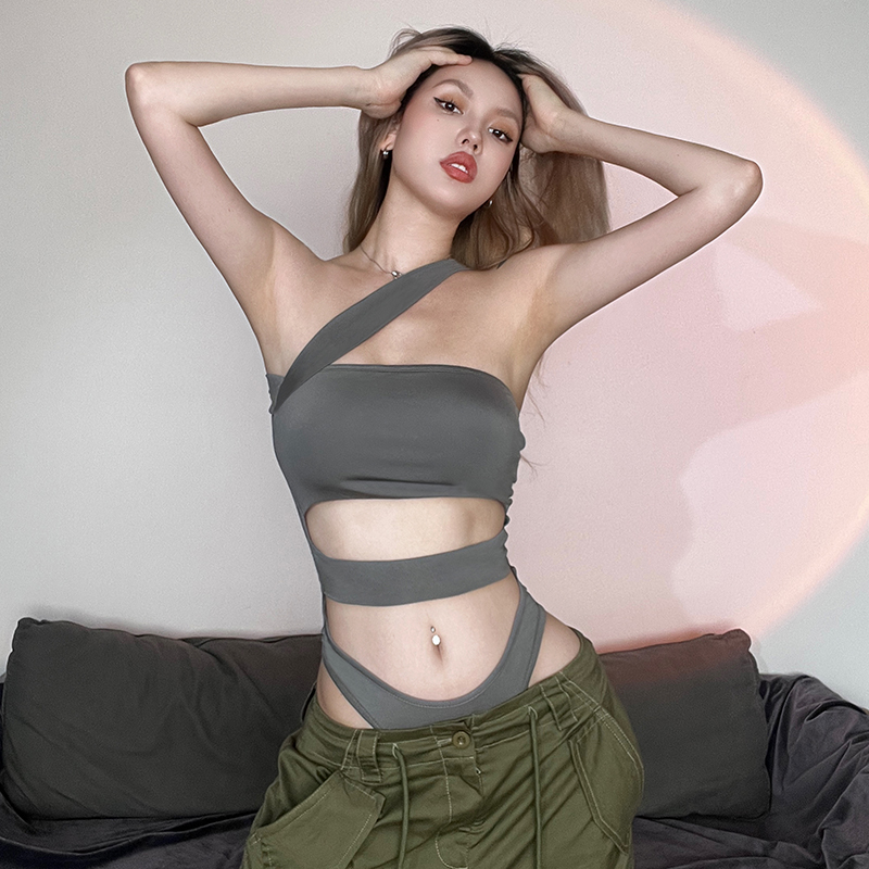 千禧辣妹斜肩镂空性感连体衣女