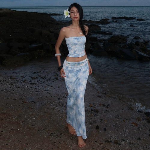 天空蓝印染抹胸木耳边半身裙套装