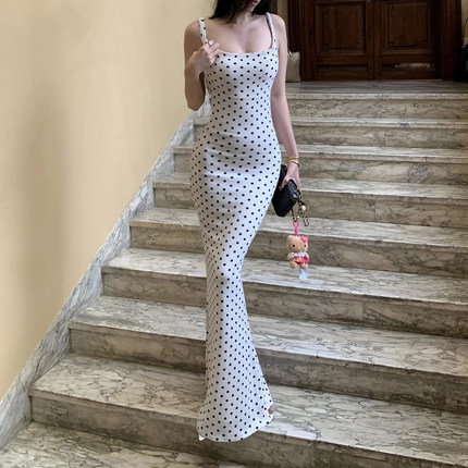 #Sisjuly#南法假日优雅vibe 蝴蝶结露背设计修身波点吊带连衣裙女