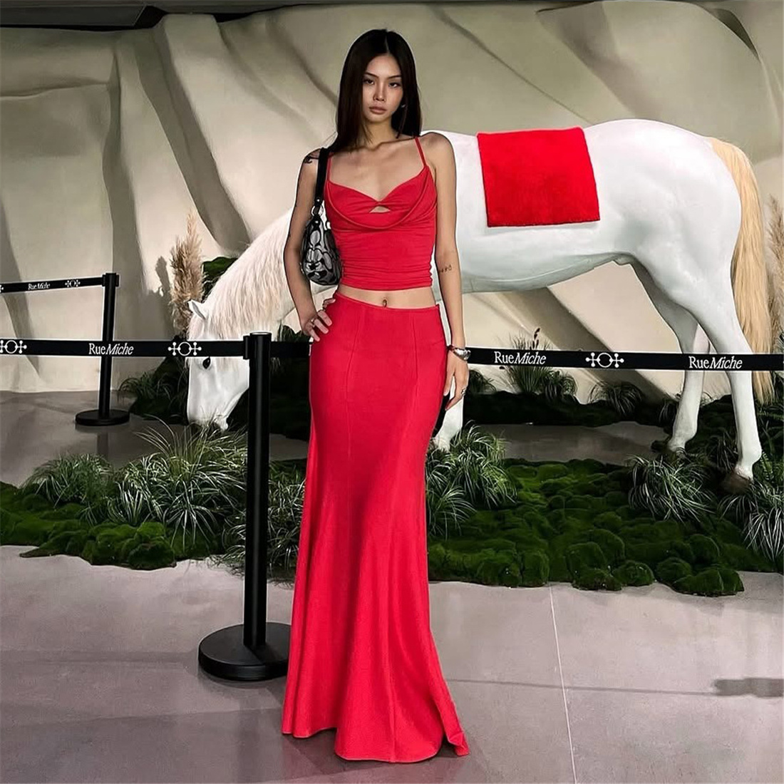 镂空荡领吊带高腰修身半裙套装女