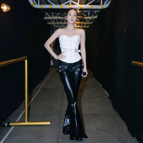 Jisoo智秀同款针扣微喇修身皮裤