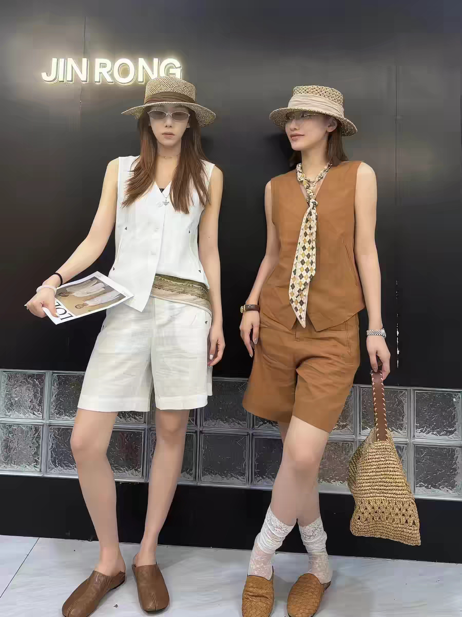 欧洲站2026夏季新款V+.com气质V领马甲背心高腰五分直筒短裤套装