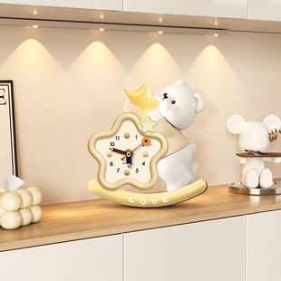 新款创意钟表摆件小熊钟表摆台画摇摆玄关柜斗柜桌面摆放式装饰画