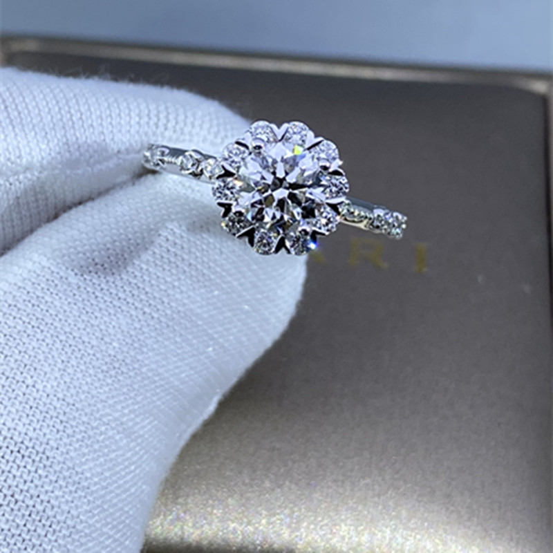 CVD培育人造合成钻石戒指正品白18K金捧花款1克拉求婚定制 钻戒女