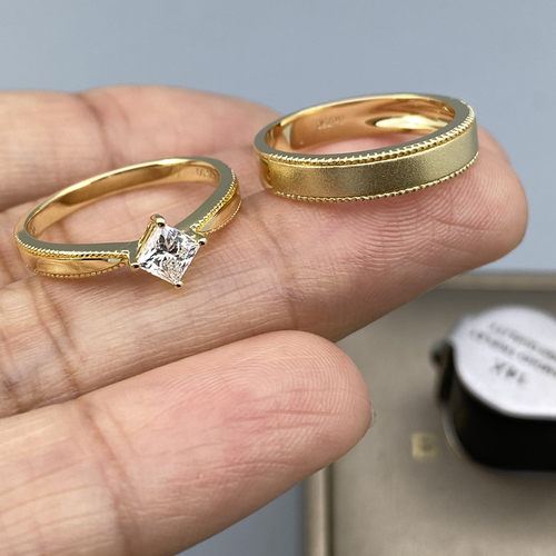 金涛珠宝培育石人造钻18K金戒指