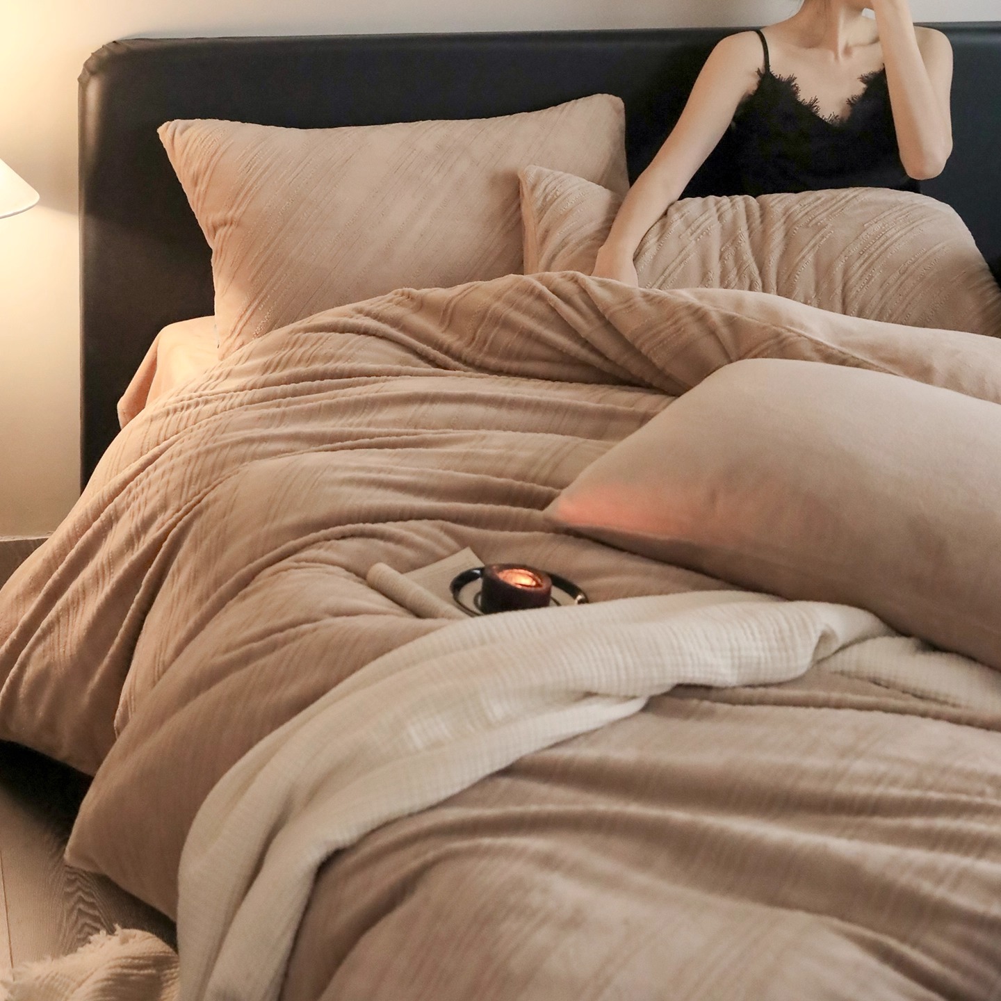 轻奢冬季加厚牛奶绒雕花