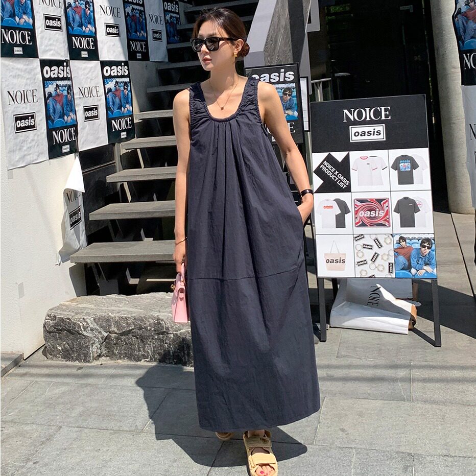 韩国U领背心裙女褶皱无袖长款宽松显瘦百搭韩版度假风连衣裙长裙