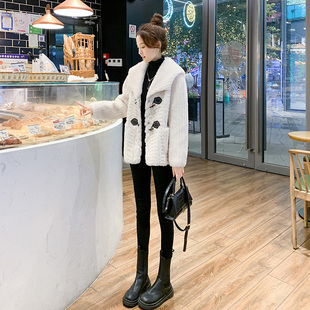 白色皮毛一体羊羔毛羊剪绒大衣牛角扣2025新款 秋冬仿皮草外套 女装