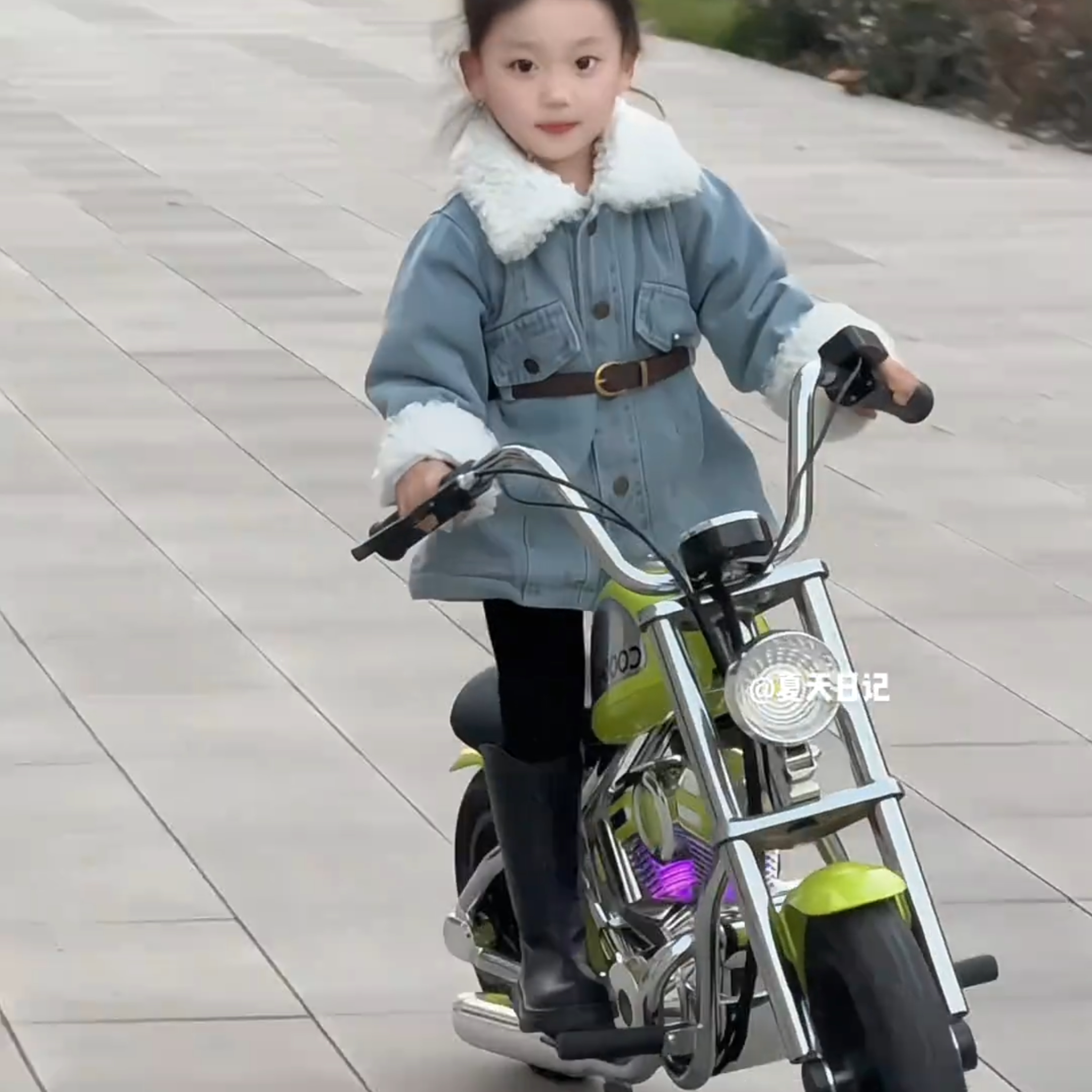 女童加绒保暖软牛仔外套2025新款韩版儿童秋冬中长款加厚上衣潮