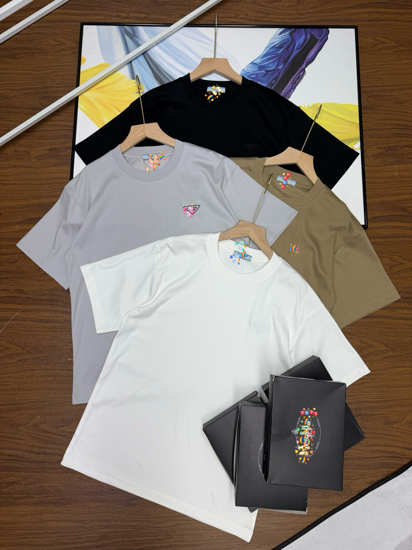 2026春夏新款刺绣小标字母徽章男女情侣纯棉半袖宽松圆领短袖T恤