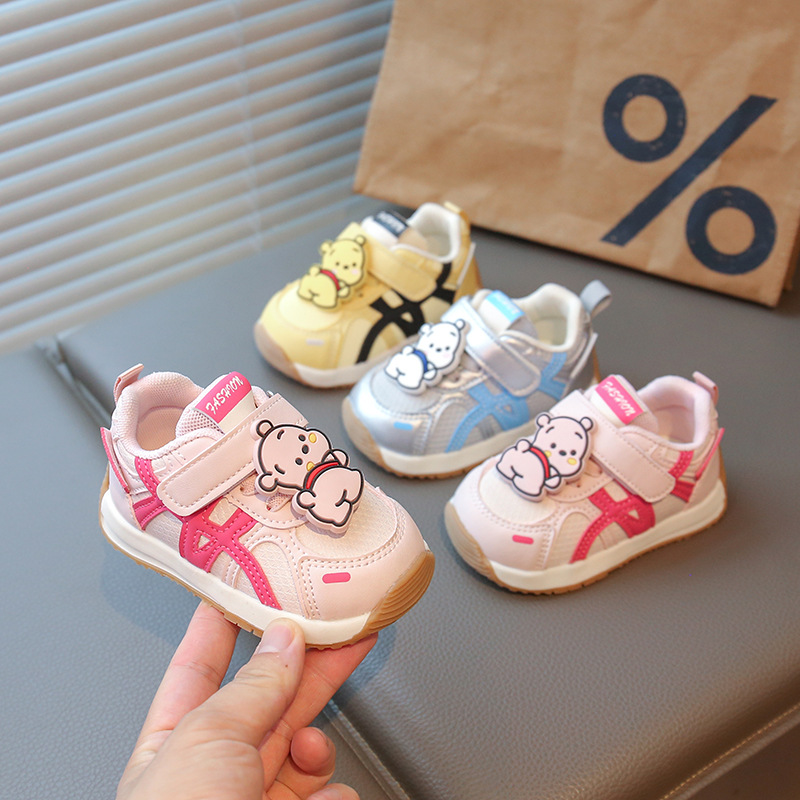 可爱卡通婴幼儿学步鞋防水皮面女宝宝室内鞋软底男童跑步鞋防滑软