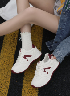 1805 ins潮轻便真皮防滑鞋 2026新款 厚底增高女百搭休闲运动阿甘鞋