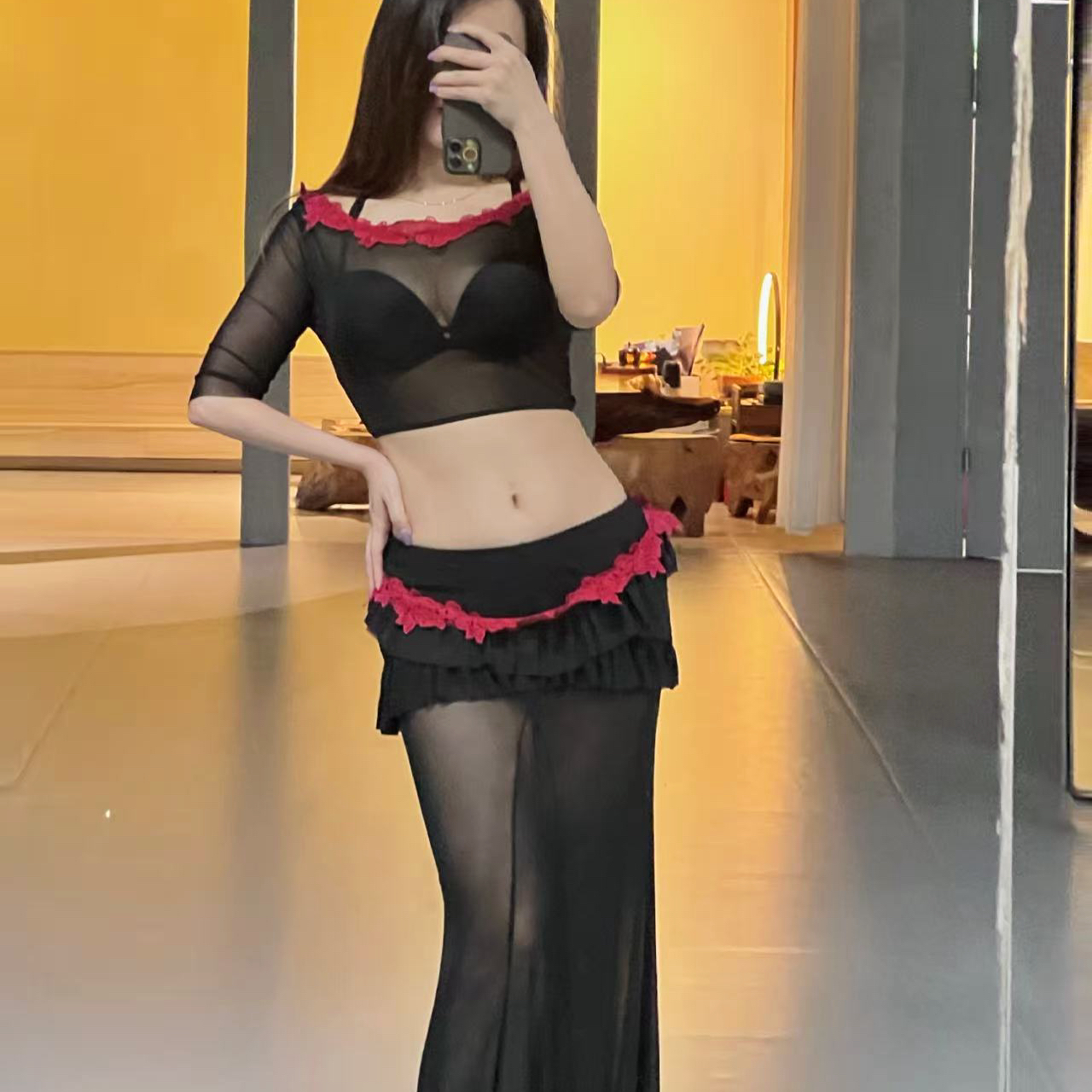 佐寒梦璐肚皮舞新款高级演出套装显瘦表演服性感气质班服长裙黑色