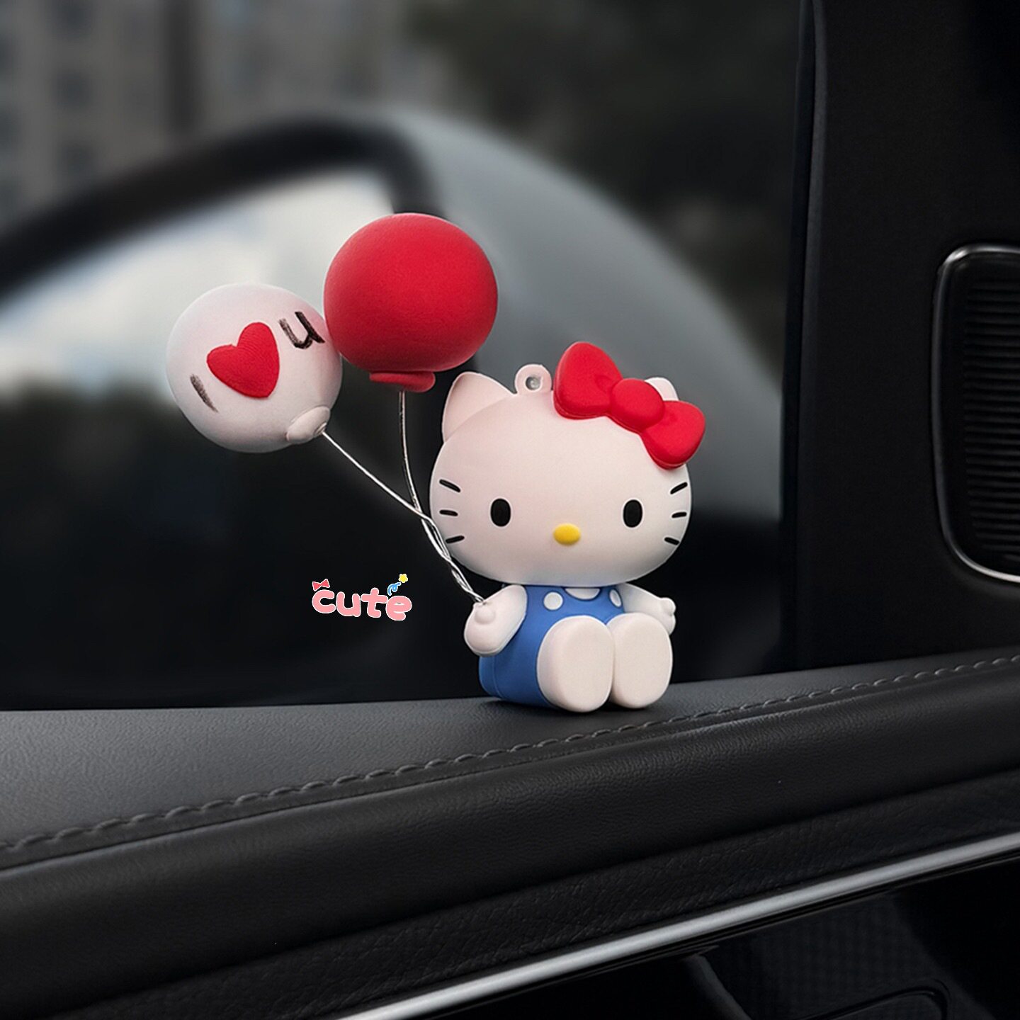 2026新款车载摆件装饰kitty车内载饰品汽车内中控台副驾驶小女生