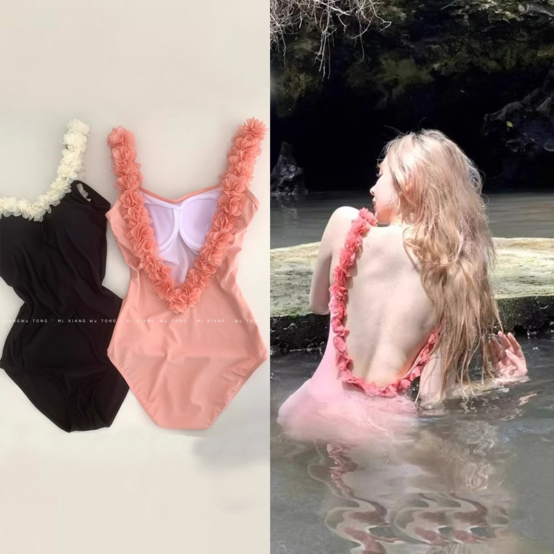 沙滩温泉新款小胸钢托聚拢连体泳衣女露背网红ins度假甜欲风泳装