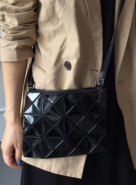 黑色亮片三乘四格斜跨包