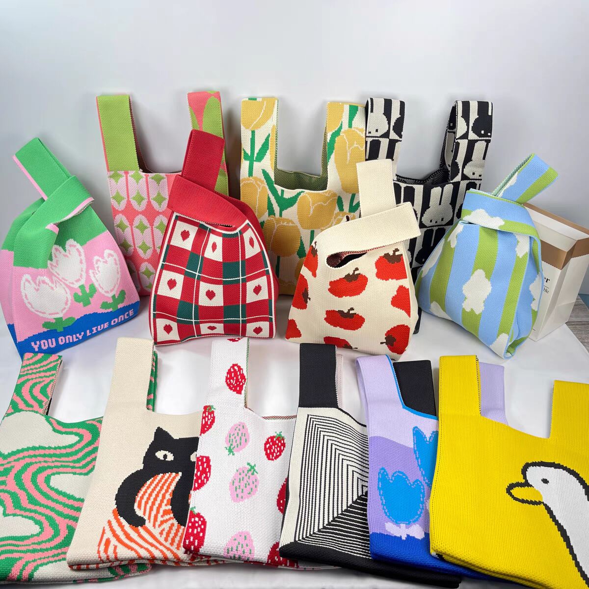 新款针织手提包搭配结婚伴手礼