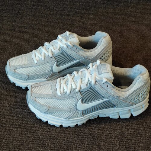 Nike Zoom Vomero 5 网面透气 缓震耐磨 复古百搭 跑鞋